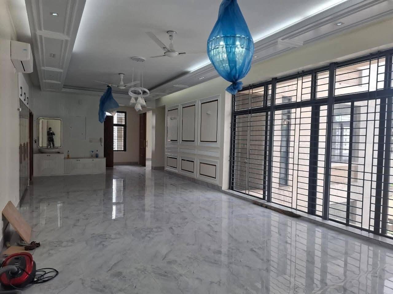 1330 Square feet Apartment For Sale